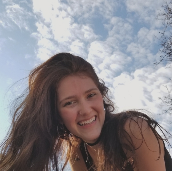 Meet your Posher, Tianna - Picture 2 of 2